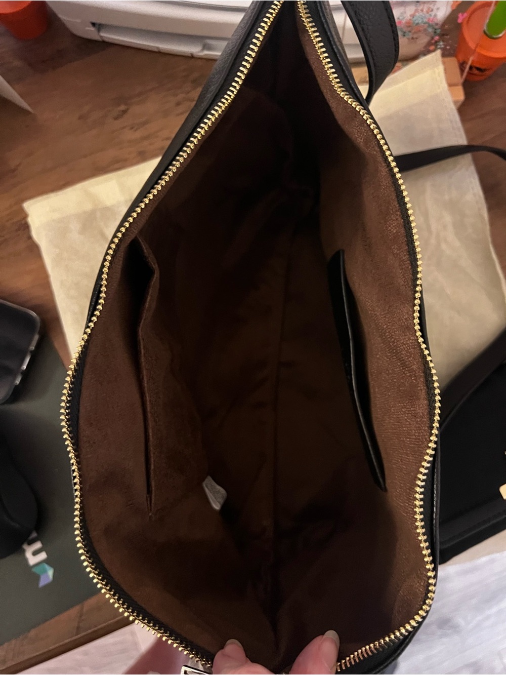 INSPIRED Black Leather Shoulder Bag with Wallet - Picture 2 of 7